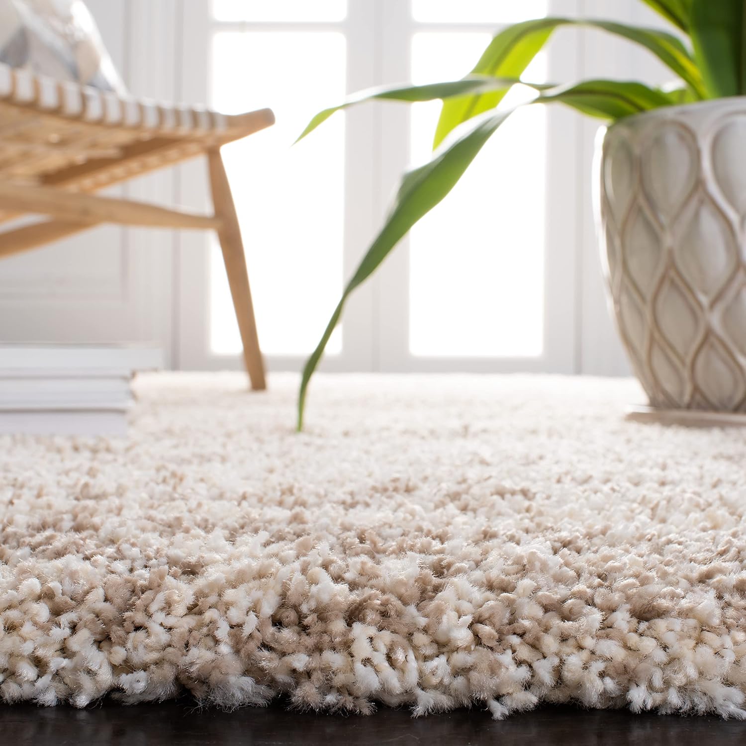 SAFAVIEH Hudson Shag Collection Area Rug 5'3" x 7'6", Ivory & Beige W921