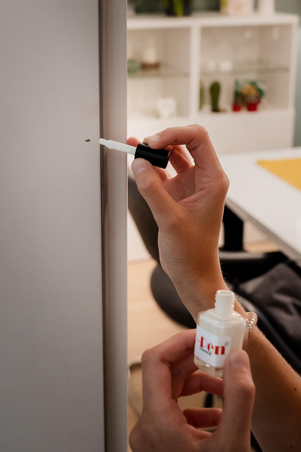 Q-Pen Touch Up Paint for IKEA Billy White R68339