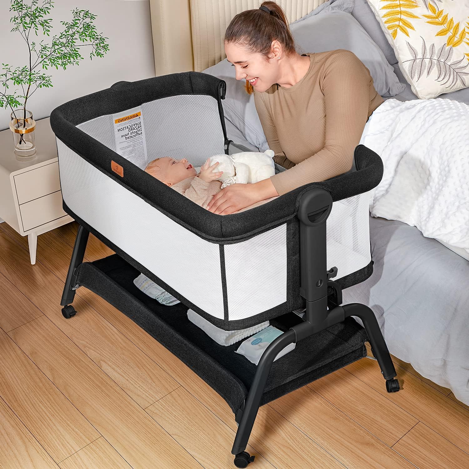 3 in 1 Baby Bassinet Bedside Crib with Soft Mattress, 6 Height Adjustable O261887