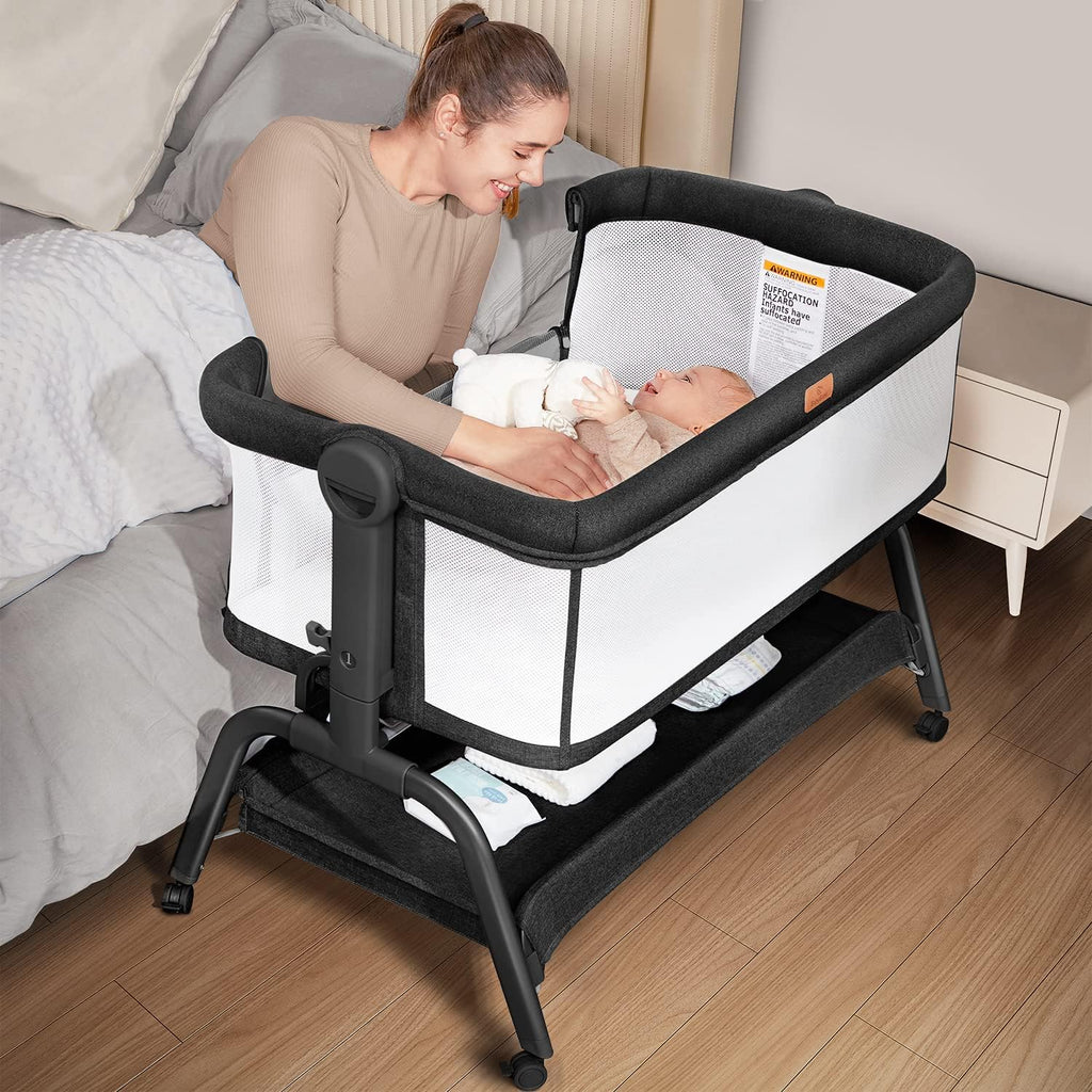 3 in 1 Baby Bassinet Bedside Crib with Soft Mattress, 6 Height Adjustable O261887