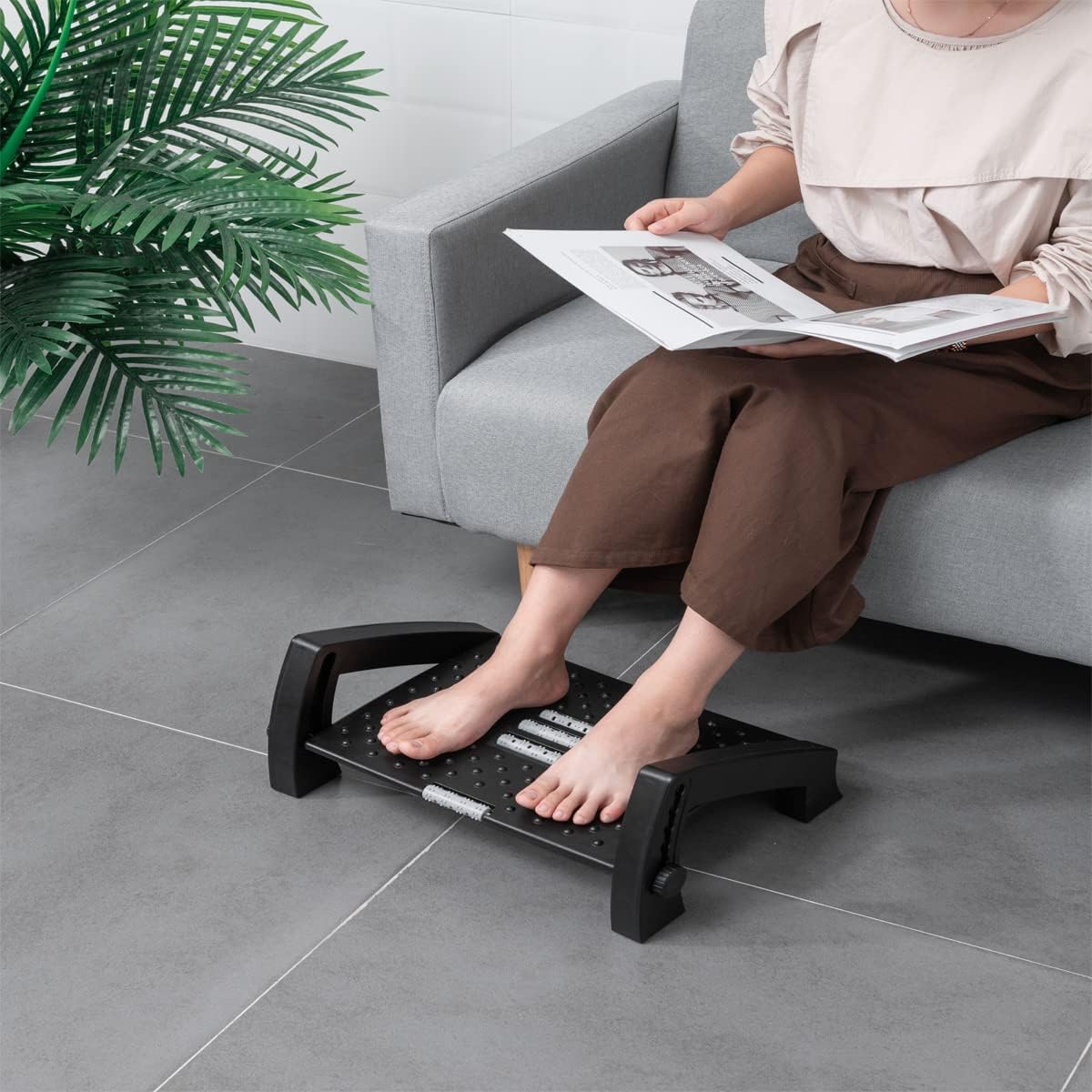 Adjustable Height Foot Rest with Massage Surface for Under Desk R7981